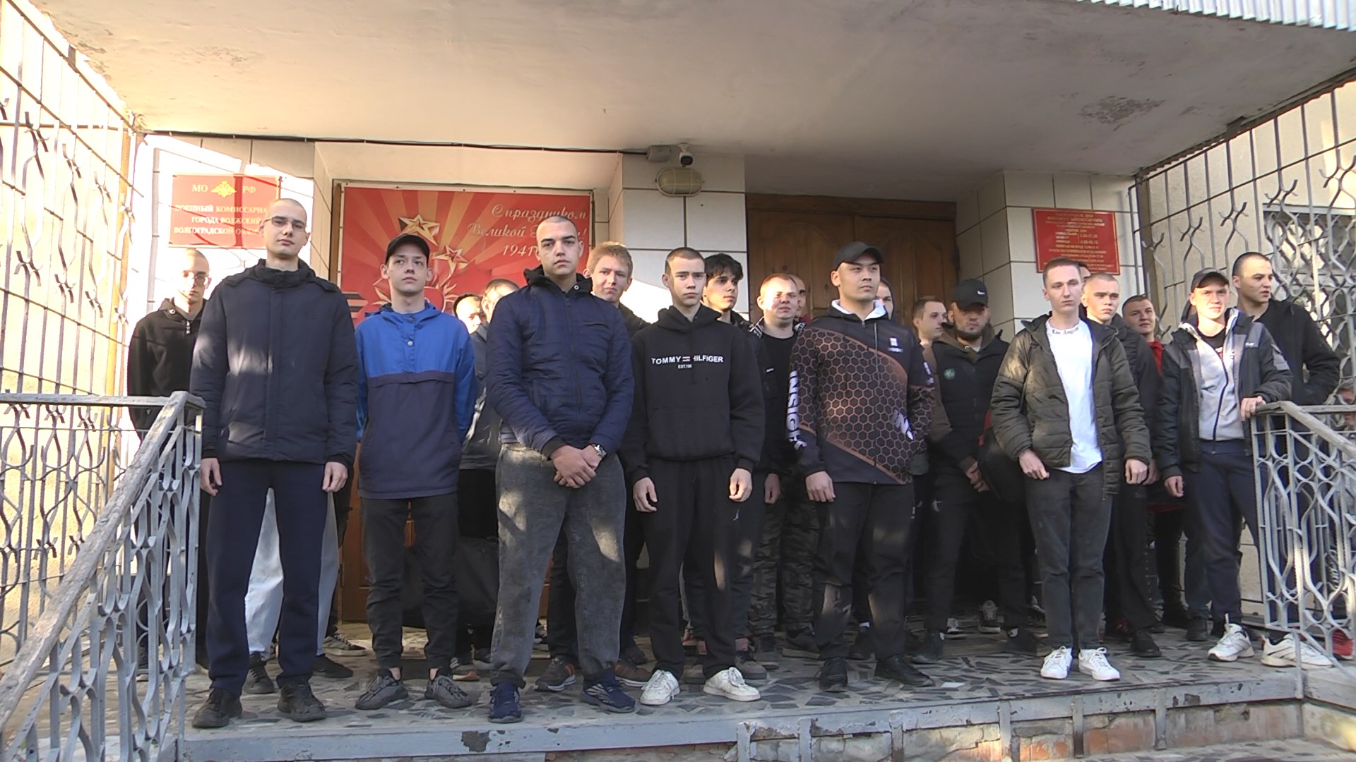 Первые призывники из Волгоградской области отправились в воинские части